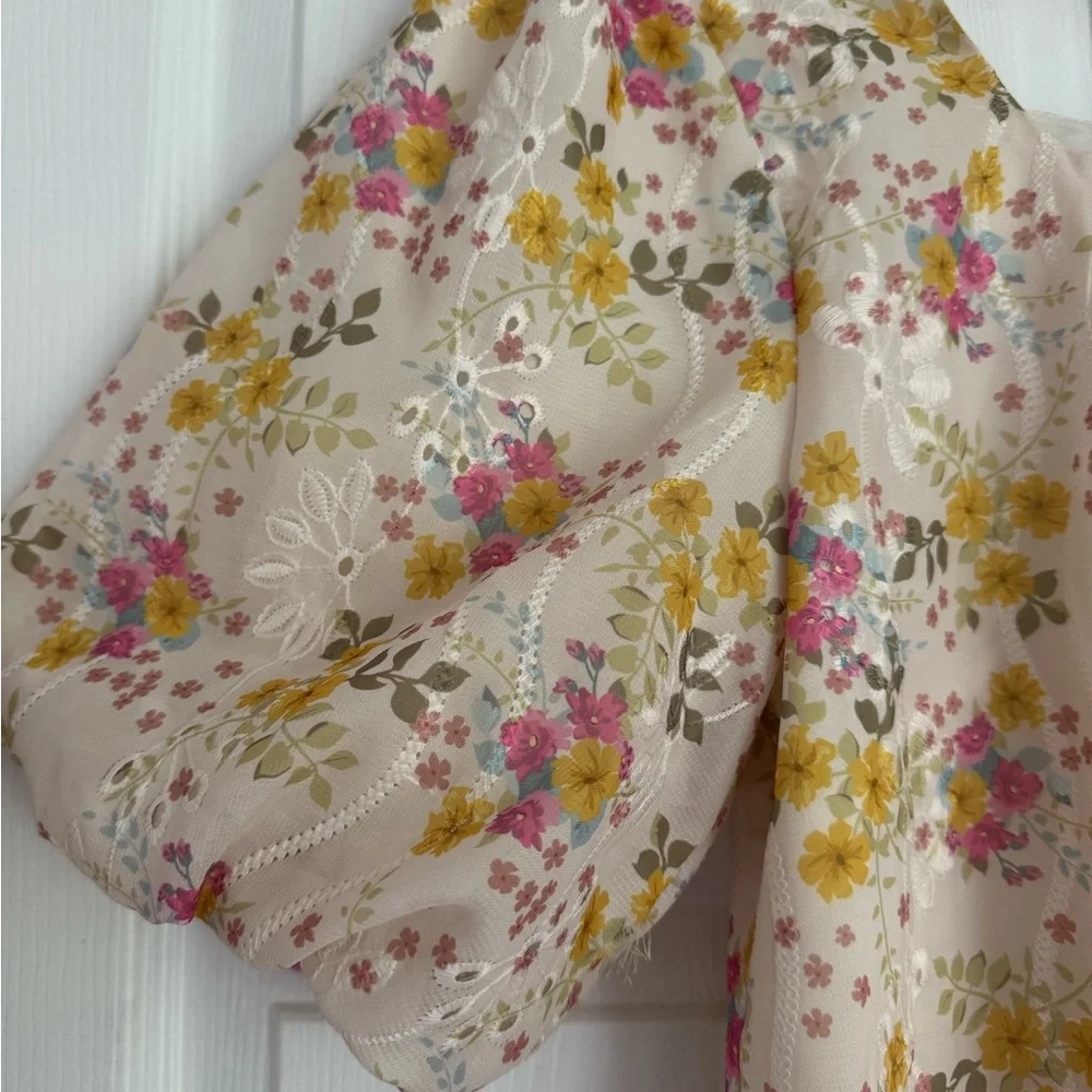On Twelfth Cream Floral Puff Sleeve Blouse – Size M – Flawed